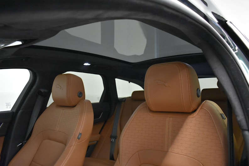 Vehicle image JAGUAR XF