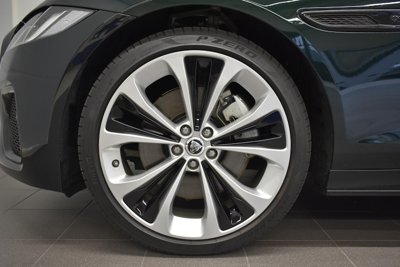 Vehicle image JAGUAR XF