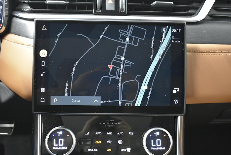 Vehicle image JAGUAR XF