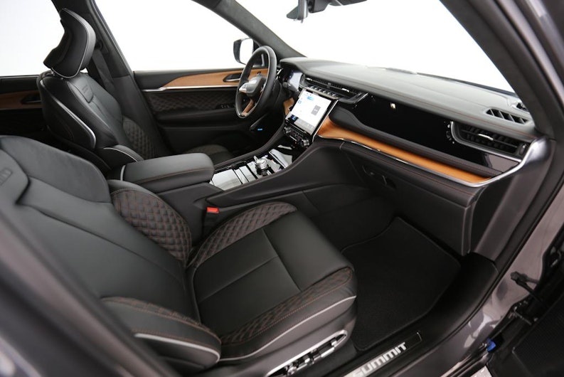 Vehicle image JEEP Grand Cherokee