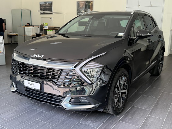 First vehicle image