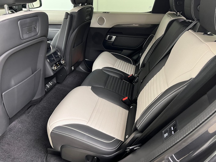 Vehicle image LAND ROVER DISCOVERY