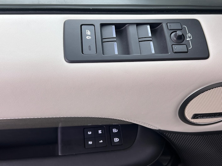 Vehicle image LAND ROVER DISCOVERY