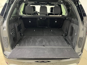 Vehicle image LAND ROVER Discovery 3.0 D I6 300 Metropolitan Edition