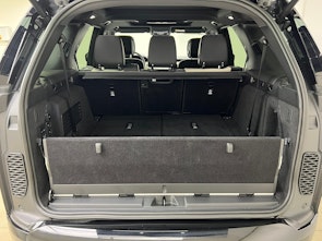 Vehicle image LAND ROVER Discovery 3.0 D I6 300 Metropolitan Edition