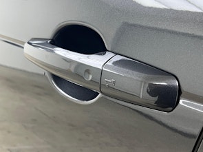 Vehicle image LAND ROVER Discovery 3.0 D I6 300 Metropolitan Edition