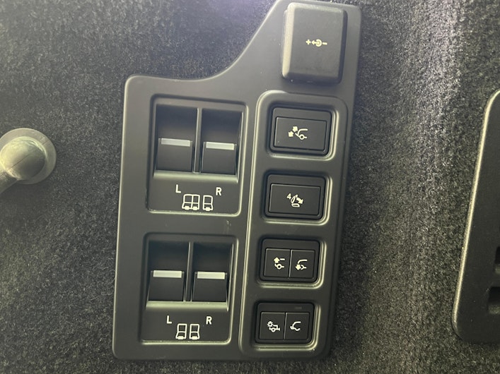 Vehicle image LAND ROVER DISCOVERY