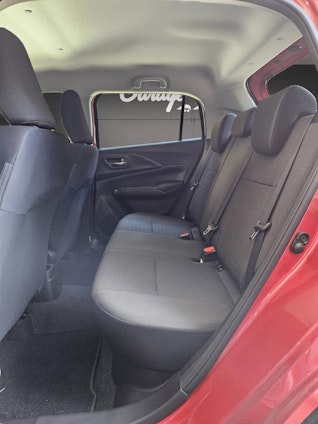 Vehicle image 4 Vehicle image 4