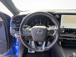 https://vehicle.imgix.net/3929437/2ed323a3-ab29-4fe8-8ea7-74389fff3ace.jpg