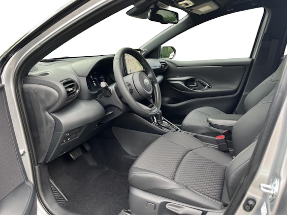 Vehicle image 19