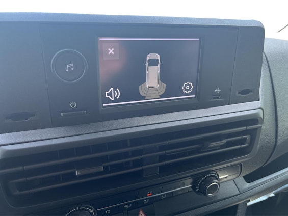 Vehicle image 19 Vehicle image 19