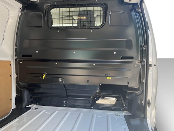 Vehicle image 25 Vehicle image 25