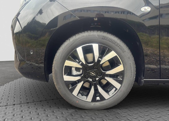 Vehicle image 15 Vehicle image 15