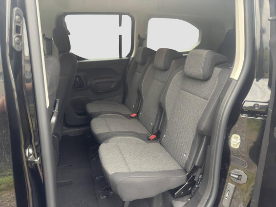 Vehicle image 12 Vehicle image 12