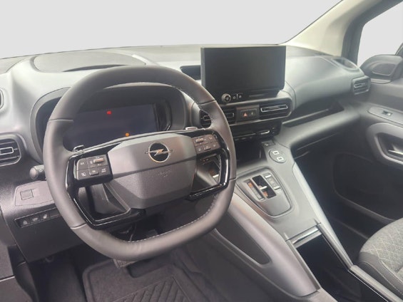 Vehicle image 9 Vehicle image 9