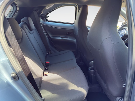 Vehicle image 16