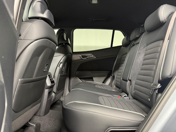 Vehicle image 7 Vehicle image 7