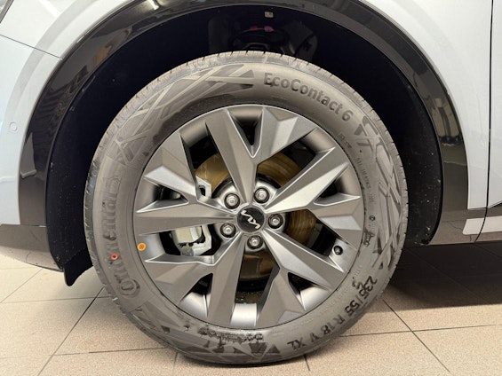 Vehicle image 10 Vehicle image 10