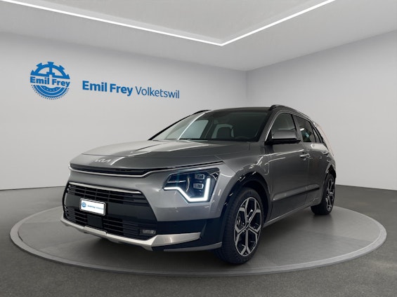 First vehicle image
