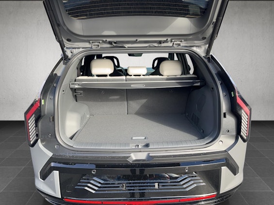 Vehicle image 16 Vehicle image 16