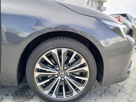 Vehicle image 15 Vehicle image 15