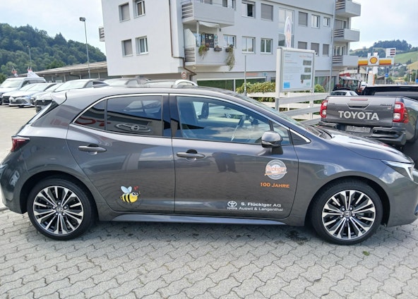 Vehicle image 3 Vehicle image 3