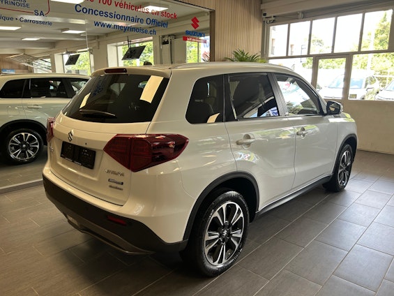 Vehicle image 6