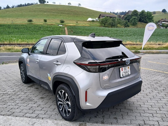 Vehicle image 6