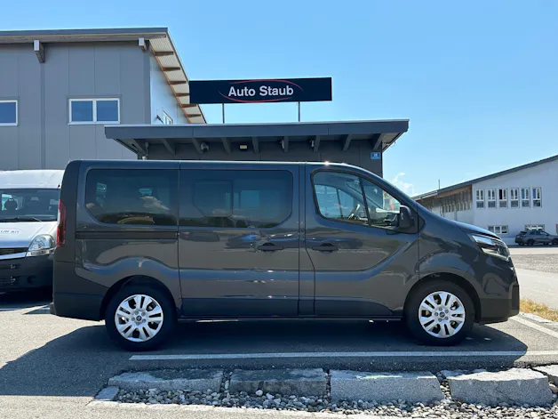 Nissan Primastar Kombi 2.8 t L1 H1 2. Tekna 8 Plätzer