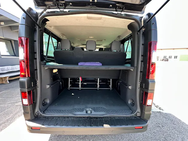 Nissan Primastar Kombi 2.8 t L1 H1 2. Tekna 8 Plätzer
