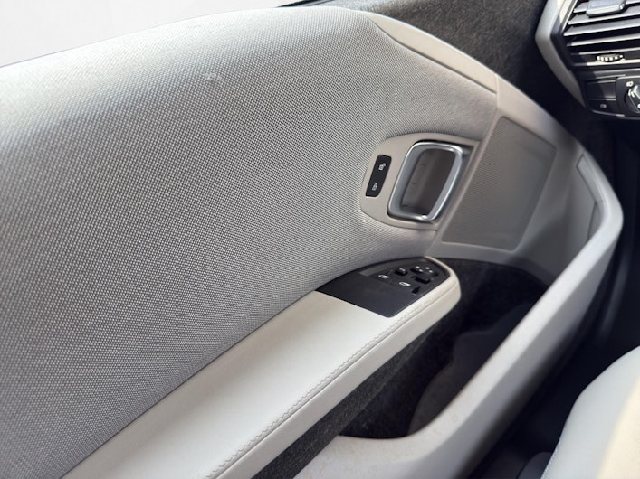 Vehicle image BMW i3