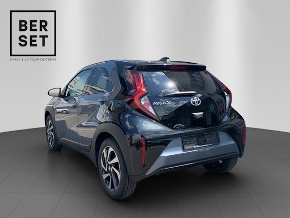 Vehicle image 3 Vehicle image 3