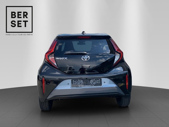 Vehicle image 4 Vehicle image 4