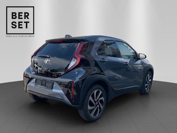 Vehicle image 5 Vehicle image 5