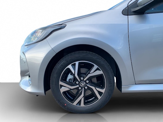 Vehicle image 11