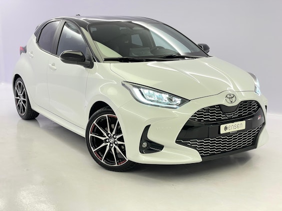 First vehicle image