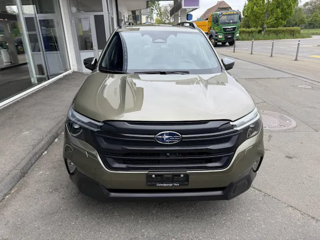 Subaru Forester Station 2.0i e-Boxer Swiss Plus