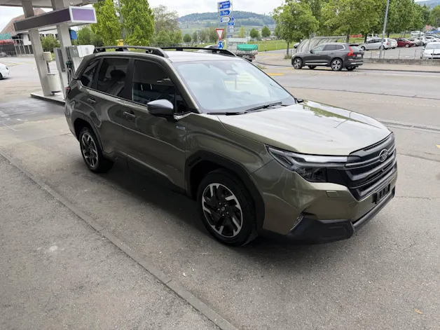 Subaru Forester Station 2.0i e-Boxer Swiss Plus