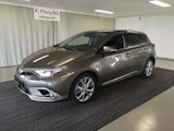 First vehicle image