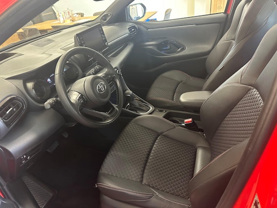 Vehicle image 7