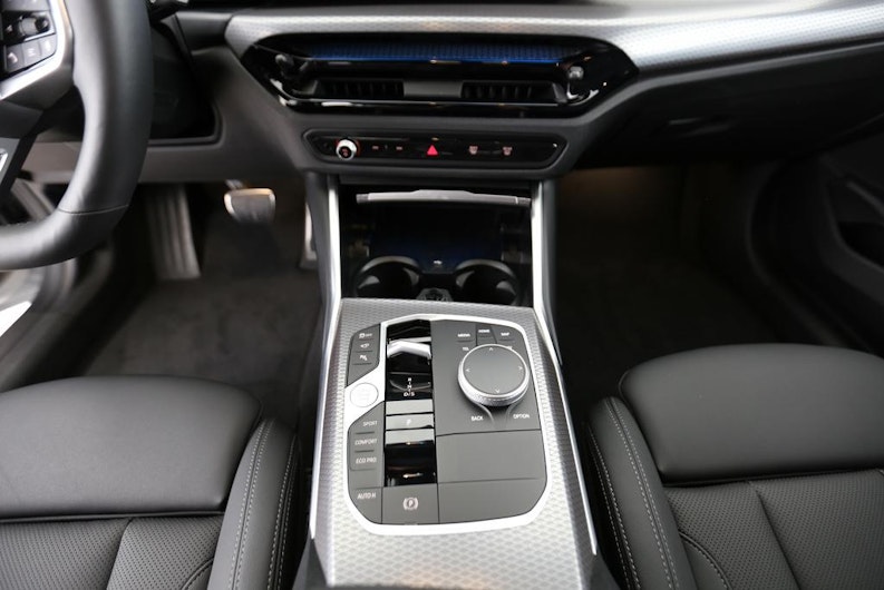 Vehicle image BMW 3 SERIES