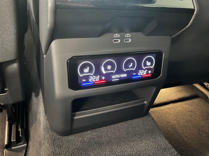 Vehicle image BMW 5 SERIES