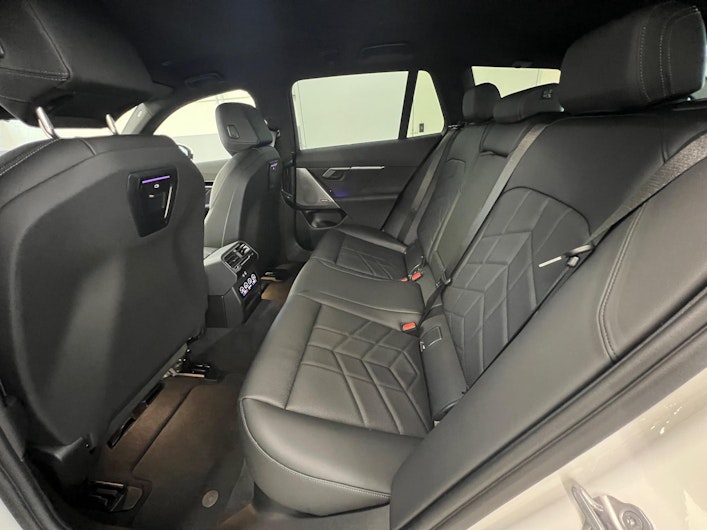 Vehicle image BMW 5 SERIES