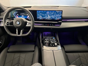 Vehicle image BMW 520d xDrive Touring M-Sport