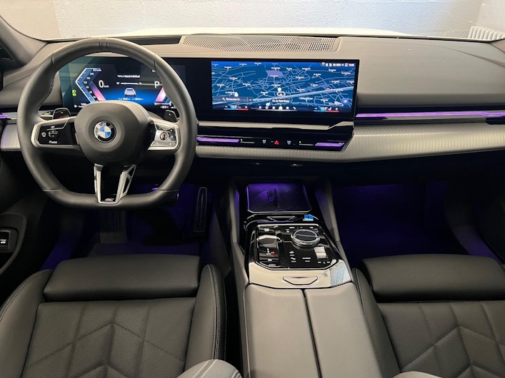 Vehicle image BMW 5 SERIES