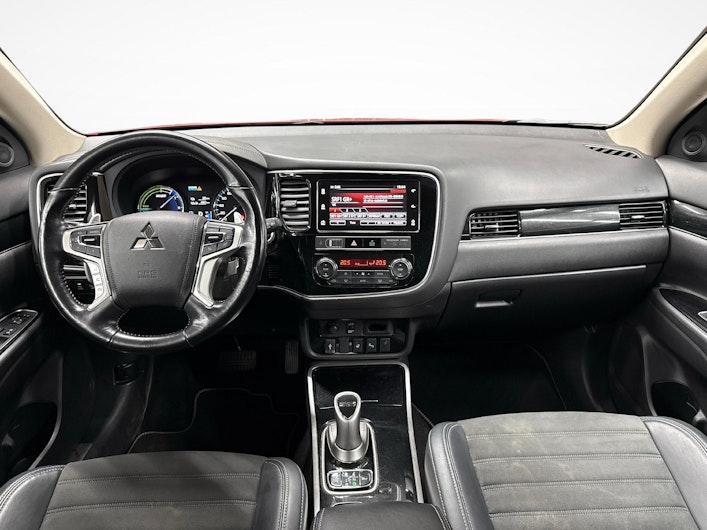 Vehicle image MITSUBISHI OUTLANDER