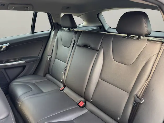 Volvo V60 2.4 D6 TE Momentum Pl.Hyb.