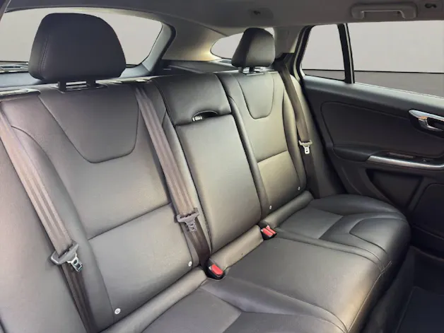 Volvo V60 2.4 D6 TE Momentum Pl.Hyb.