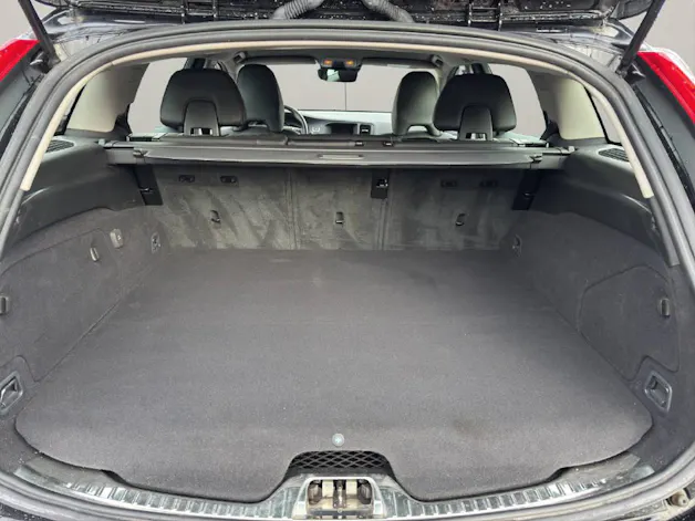 Volvo V60 2.4 D6 TE Momentum Pl.Hyb.