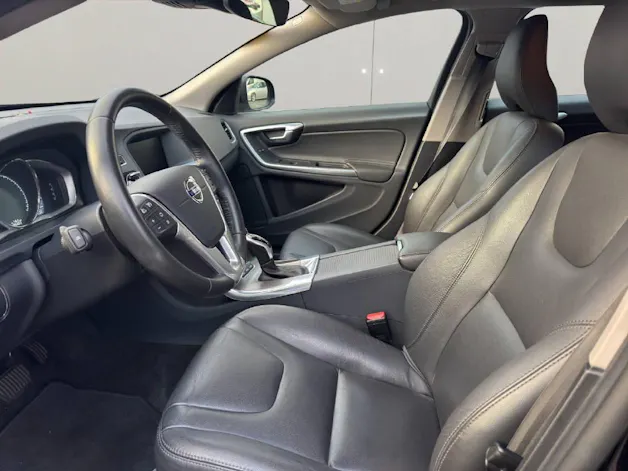Volvo V60 2.4 D6 TE Momentum Pl.Hyb.